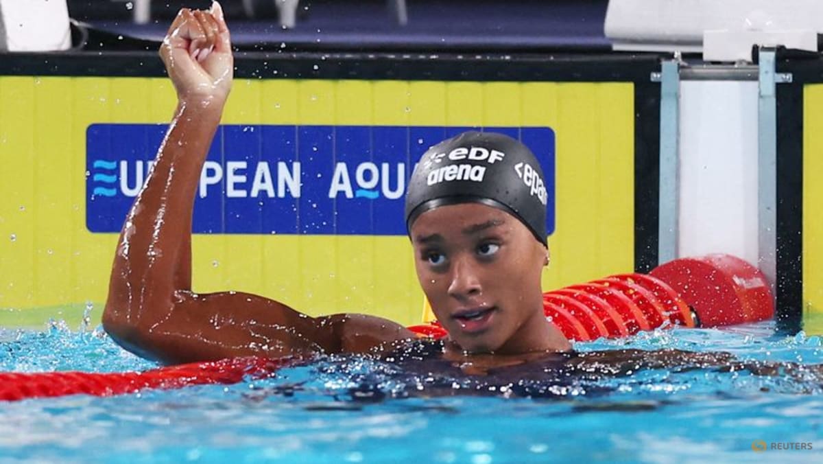 Italy's Sara Curtis betters own 50m backstroke world record