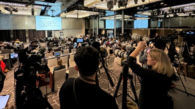 【采访侧记 | 涂健强】记者会中途突接“导弹”警报 台外长现场急澄清