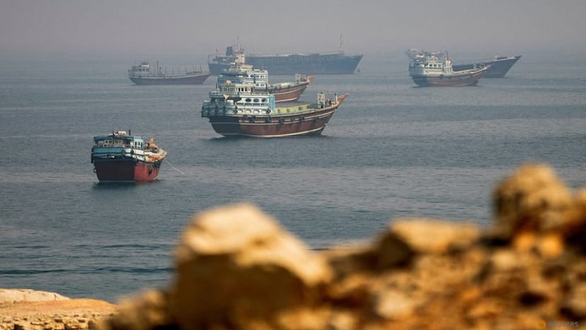 Oil prices fall 1% on hopes of limited supply disruptions