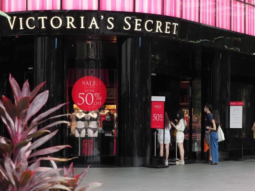 Six Australian schoolgirls were arrested in Singapore on Nov 13, 2022 for allegedly shoplifting from Victoria's Secret and Crocs stores.
Six Australian schoolgirls were arrested in Singapore on Nov 13, 2022 for allegedly shoplifting from Victoria's Secret and Crocs stores.