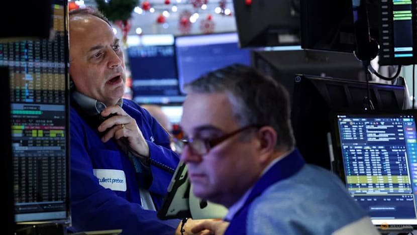 Trading Day: Tech slumps, oil spikes