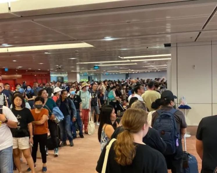 Immigration checkpoint delays caused by 'technical glitch' during system upgrade: ICA