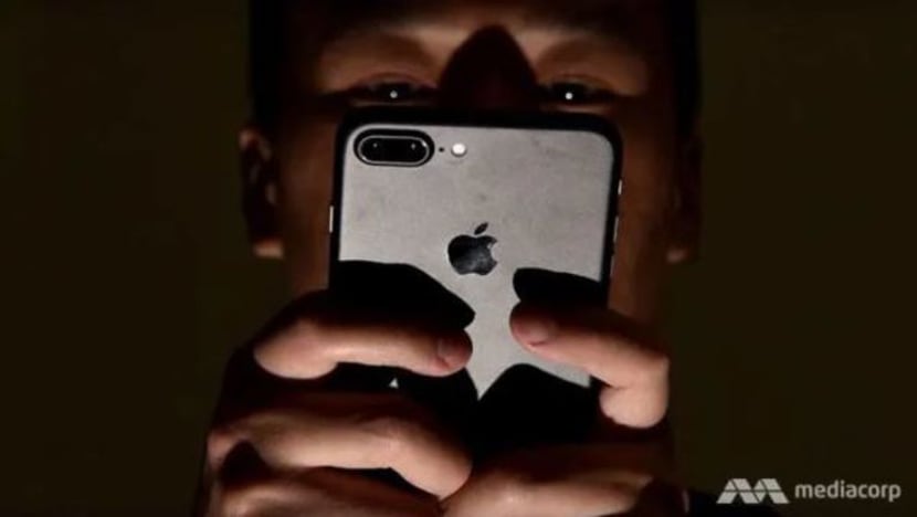 Perisian hasad ini 'bersembunyi' di balik aplikasi Netflix; hantar pesanan WhatsApp tanpa pengetahuan pengguna