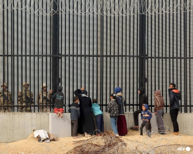 Egyptian soldier killed by Israelis near the Rafah border crossing