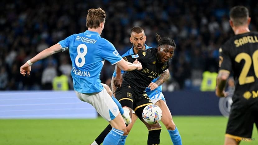 Napoli’s title hopes shaken by late Genoa equaliser as Inter close in