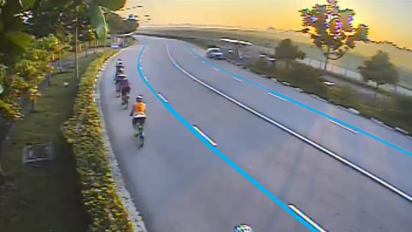 Pengayuh basikal sambut baik langkah uji cuba laluan berbasikal di jalan raya Seletar
