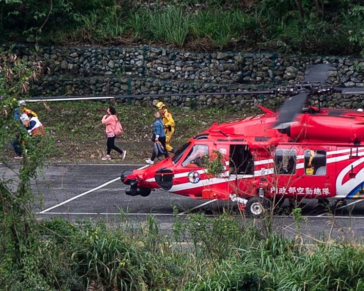 More than 600 people still stranded in Taiwan, three days after deadly earthquake
