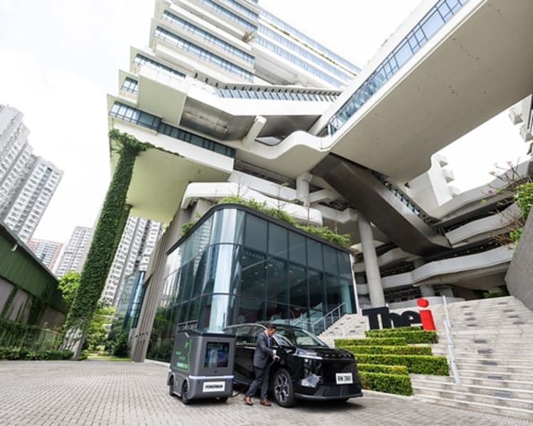 THEi Hosts Interdisciplinary Technology Symposium to Launch HK-Specific Mobile Charging Robot, Advancing Smart City via Industry-Academia-Research-Application Collaboration