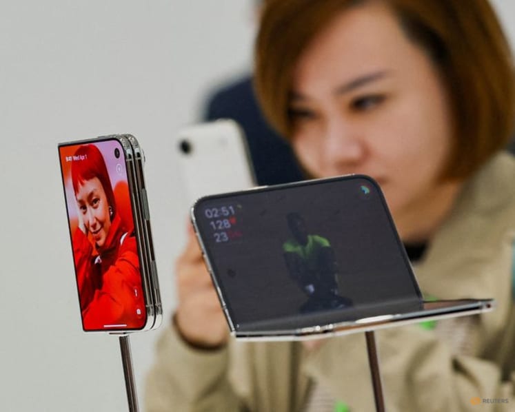 Apple will have 'limited' iPhone Duo units available in stores on Friday 