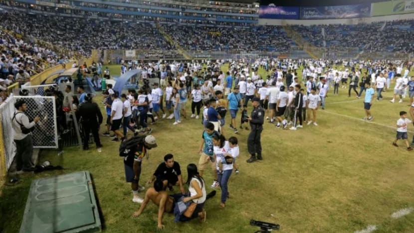 9 maut, 100 cedera dalam rempuhan stadium bola sepak El Salvador 9 maut, 100 cedera dalam rempuhan stadium bola sepak El Salvador