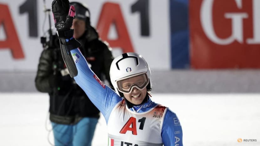 Alpine skiing-Italy take first gold of Saalbach championships