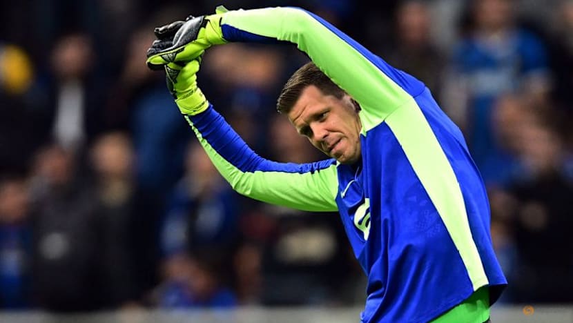 Food-loving Szczesny says he broke Barcelona's body-fat record
