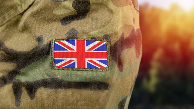 英国士兵在兵营附近被人刺伤 警方拘捕年轻男子