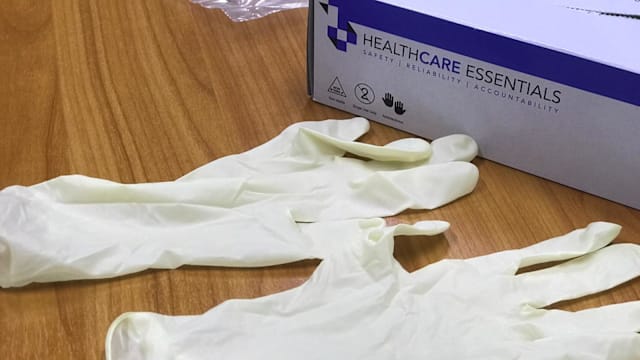 中东冲突冲击供应链 马国橡胶手套商结业