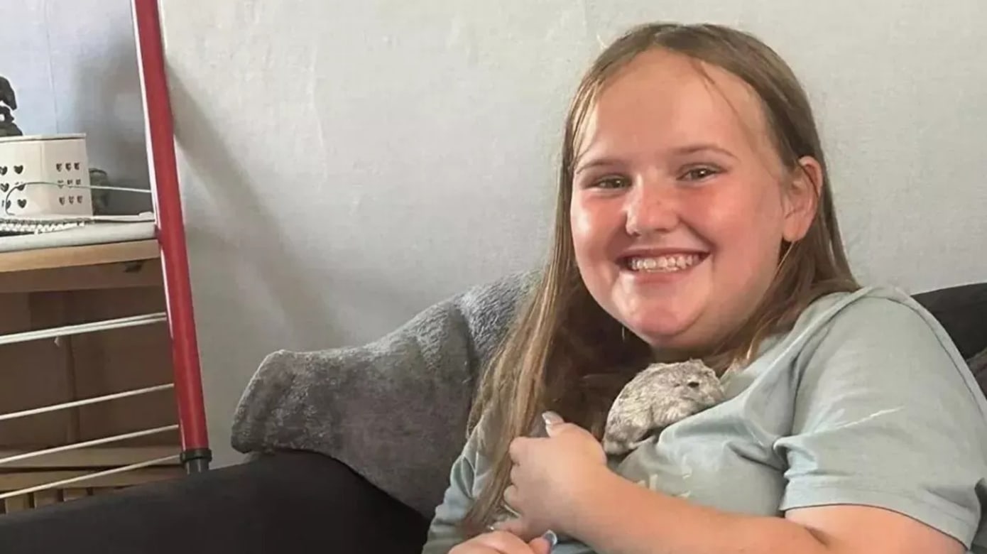 英国13岁少女参与网上挑战吸除臭剂身亡 家属吁社媒加强监管