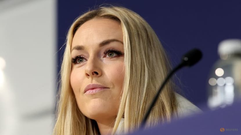 Alpine skiing-Vonn takes strength from visit to late coach's grave