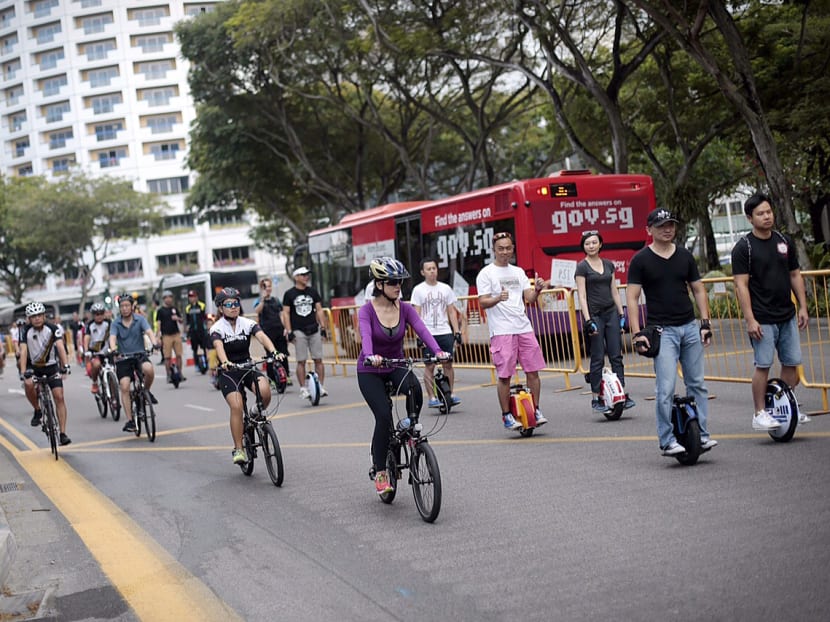 People take part in car-free Sunday on March 27, 2016. Photo: Jason Quah