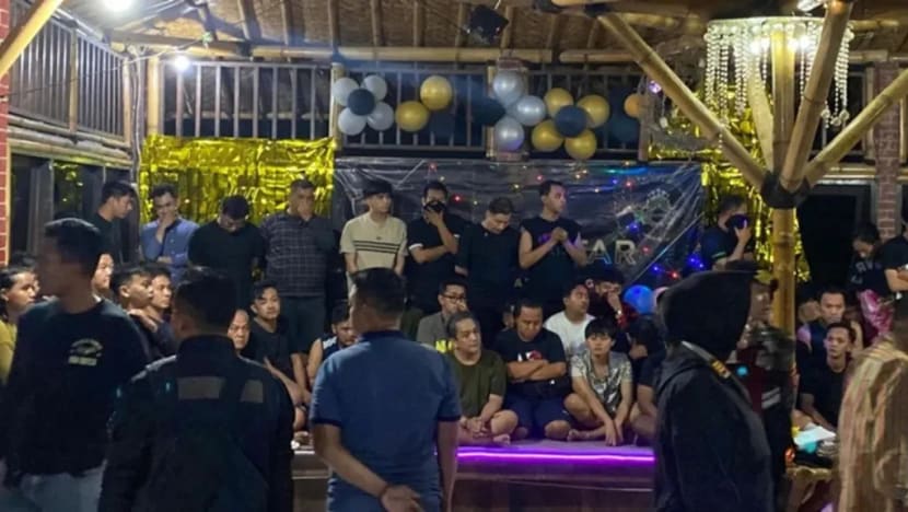 30 dari 75 peserta pesta seks gay Puncak Bogor reaktif HIV dan sifilis 30 dari 75 peserta pesta seks gay Puncak Bogor reaktif HIV dan sifilis