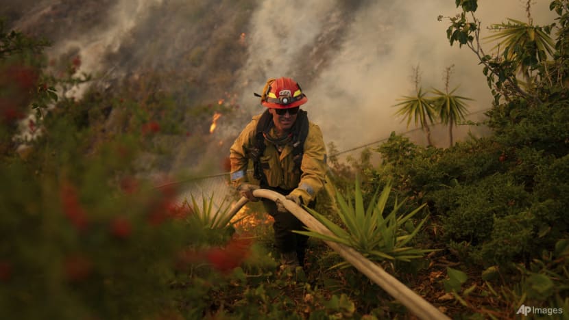 Dangerous winds forecast to resume in fire-stricken Los Angeles