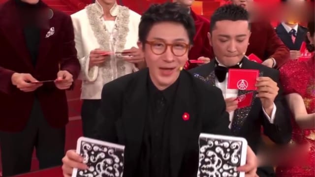 央视春晚参与刘谦魔术穿帮　尼格买提表情成北京警方教材