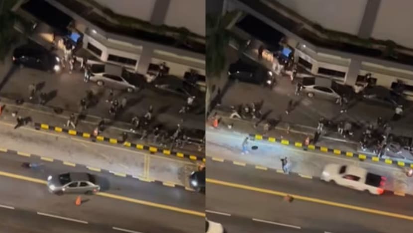 2 kenderaan rempuh orang ramai di luar kelab malam KL; 2 cedera