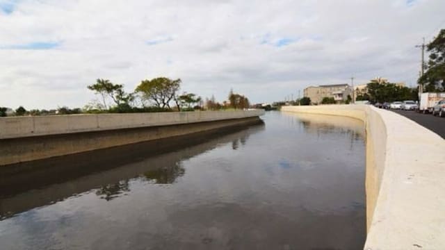 弃病逝儿遗体入溪 八旬父以1200新元交保