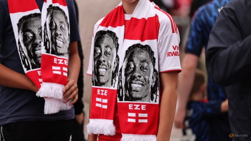 Arsenal sign Eze from Palace to bolster attack