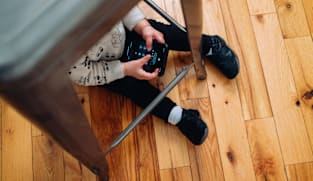 பிள்ளைகள் பிஞ்சு வயதிலேயே மின்னிலக்கச் சாதனங்களைப் பார்த்தால்  விபரீத விளைவுகள் உண்டு - ஆய்வு