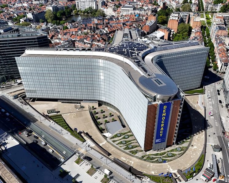 EU Commission signs contract to expand IRIS2 satellite constellation