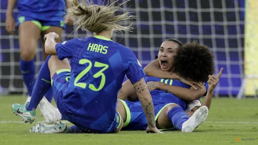 Brazil beat Colombia in shootout in Women's Copa America final thriller Brazil beat Colombia in shootout in Women's Copa America final thriller