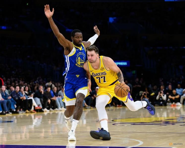 NBA-'Championship or bust': Lakers fans brimming with belief at season opener