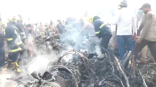 印度私人飞机坠毁 副首席部长等五人全部罹难