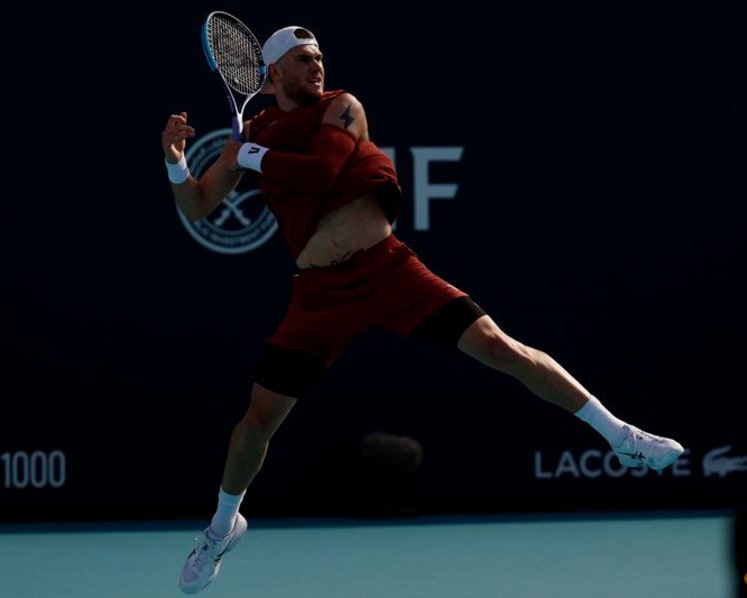 Draper, Ruud exit while Alcaraz, Sabalenka advance at rain-hit Miami Open