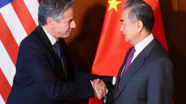 王毅与布林肯在德国慕尼黑举行双边会谈