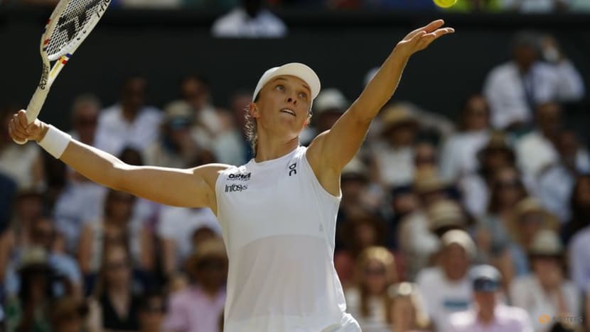 Swiatek beats Anisimova to win Wimbledon title Swiatek beats Anisimova to win Wimbledon title
