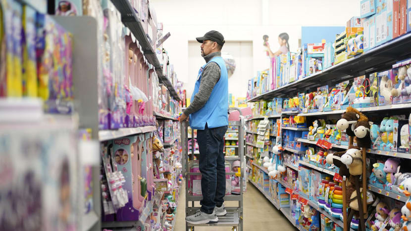 US retailers brace for likely recession after overcoming supply chain disruptions, hiring issues