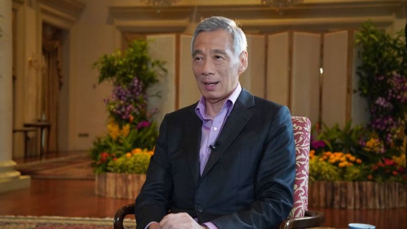 S’pura tidak tertekan untuk percepat program vaksinasi meski jumlah kes tempatan rendah, tegas PM Lee