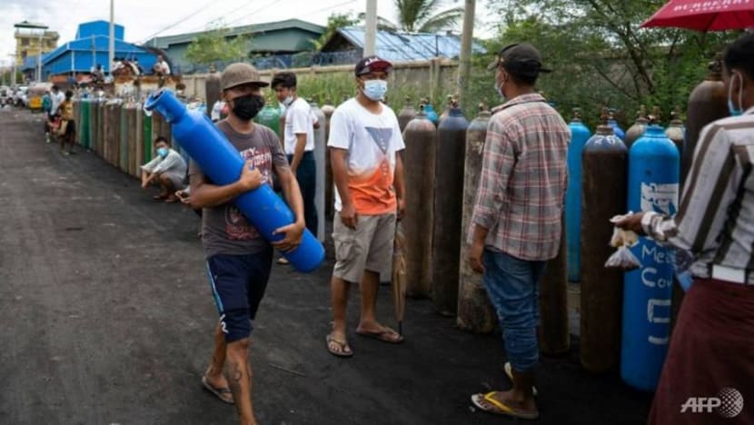 Rakyat S'pura digesa tinggalkan Myanmar selagi masih boleh Rakyat S'pura digesa tinggalkan Myanmar selagi masih boleh