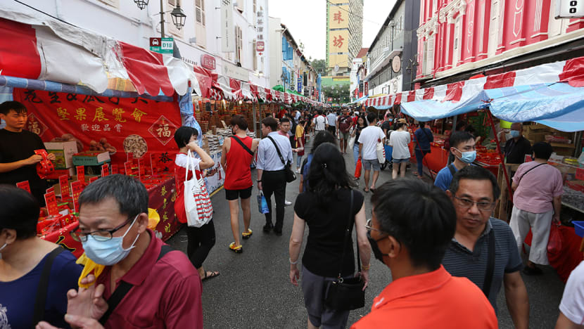 CNY bazaar: Police warn lockdowns may be needed to limit visitor numbers; experts say Chinatown presents unique crowd control challenges