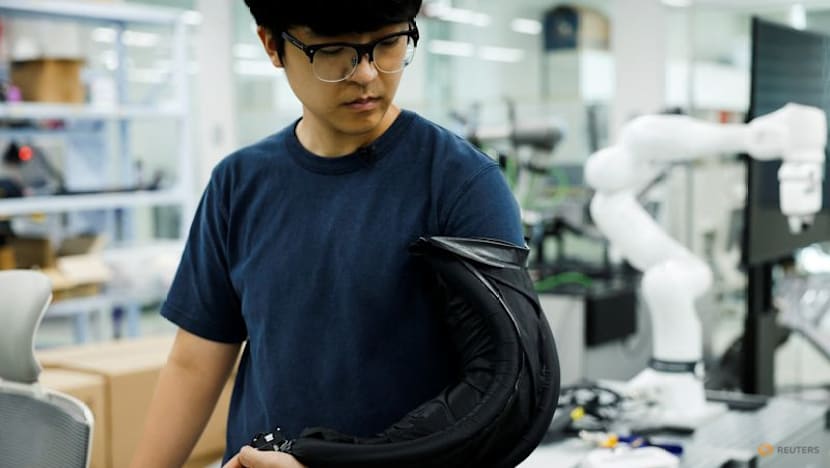 South Korea-US team unveils robotic technology that dresses the wearer