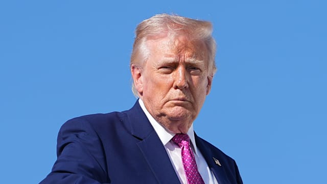 特朗普：美军开始清理霍峡 击沉所有伊朗布雷船