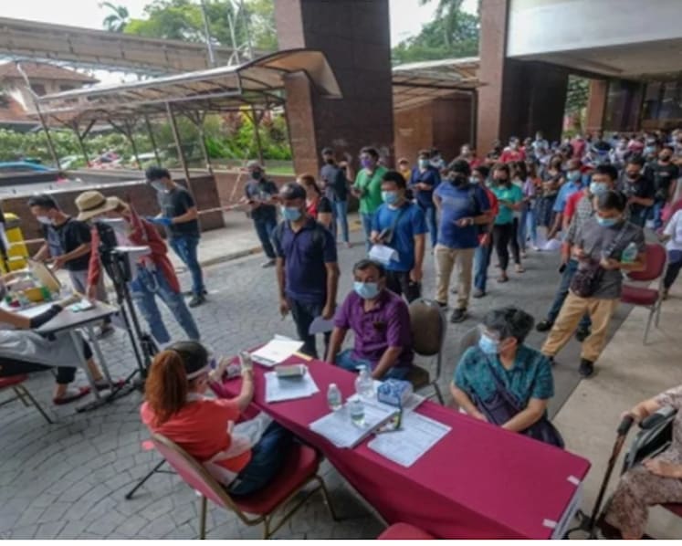 Overcrowding due to misunderstanding over walk-in immunisation, says KL COVID-19 vaccination centre