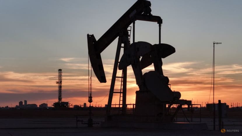 Oil edges down as market contemplates potential sanctions, tariffs