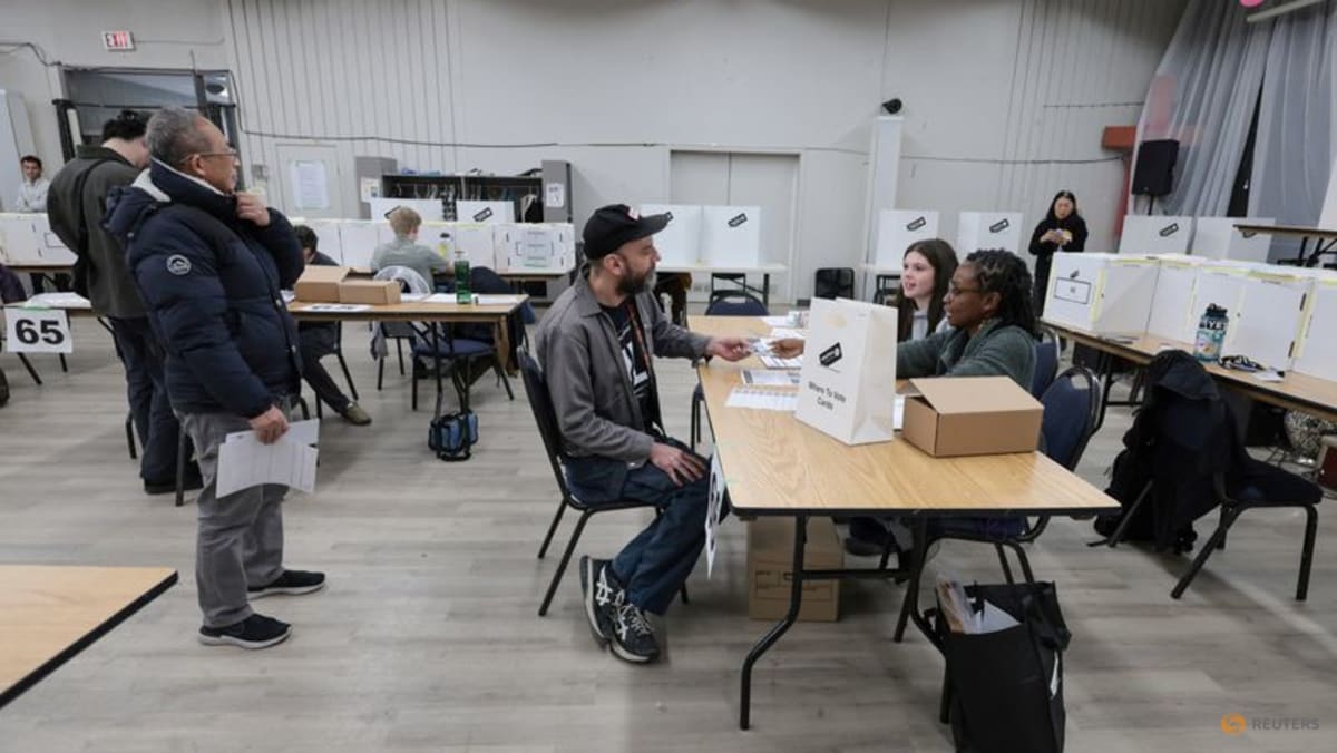 Vote count begins in Alberta secession referedum, testing Canada unity