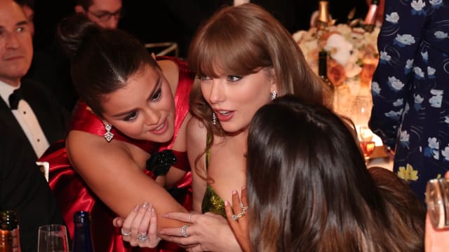 到底在和Taylor Swift聊什么八卦？Selena Gomez亲自上线解答