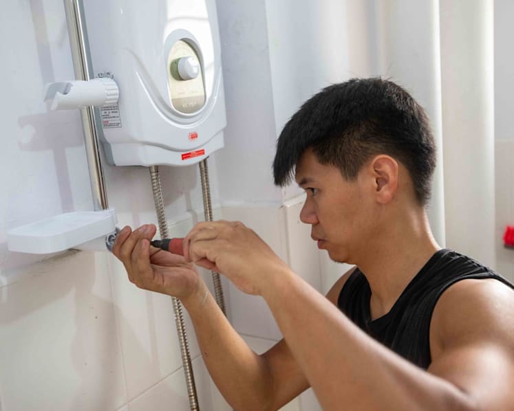 TODAY Youth Survey: 8 in 10 say blue collar workers should be paid more, but fewer think consumers should bear the cost