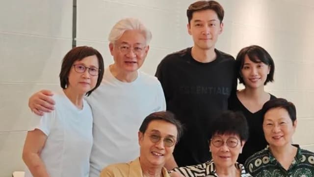 胡歌和刘松仁聚餐　圈外老婆正脸疑遭曝光