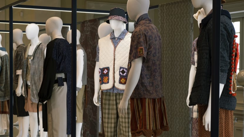 Fesyen batik lelaki kontemporari, berdaya inovasi dipamerkan di Muzium Tamadun Asia Fesyen batik lelaki kontemporari, berdaya inovasi dipamerkan di Muzium Tamadun Asia