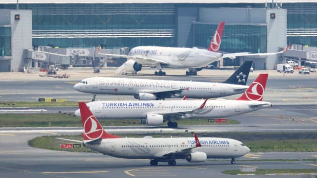 土耳其航空遇严重乱流 机组人员重摔脊椎骨折