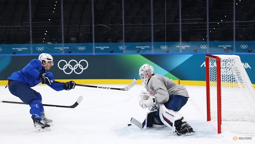 Ice hockey-Under pressure, Santagiulia's final rush to prepare for first game